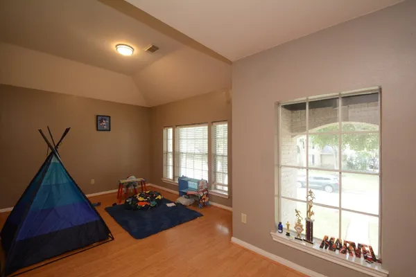 $400,000 | 14955 Inverrary Drive, Houston, TX 77095