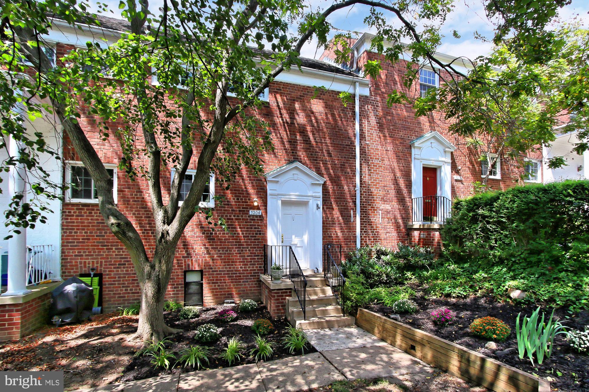 3204 Gunston Road Alexandria, VA 22302 - Photo 1 of 27