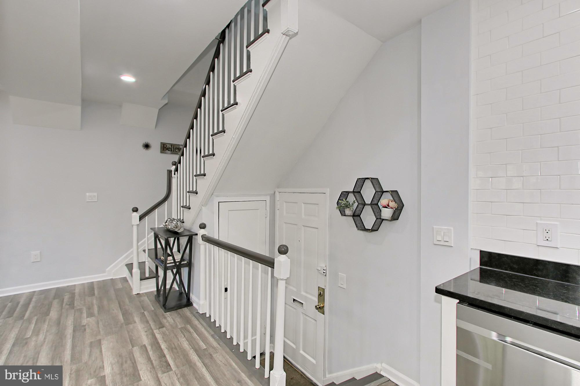3204 Gunston Road Alexandria, VA 22302 - Photo 5 of 27