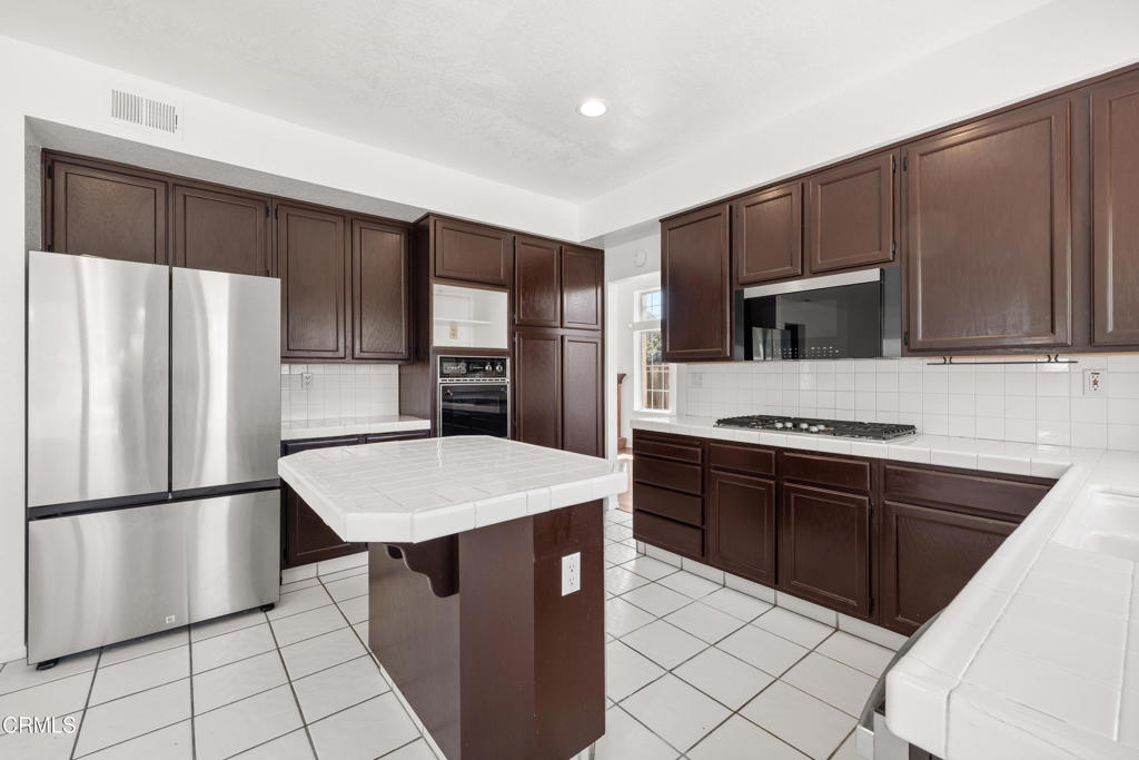 1731 Oneida Place Oxnard, CA 93030 - Photo 11 of 29