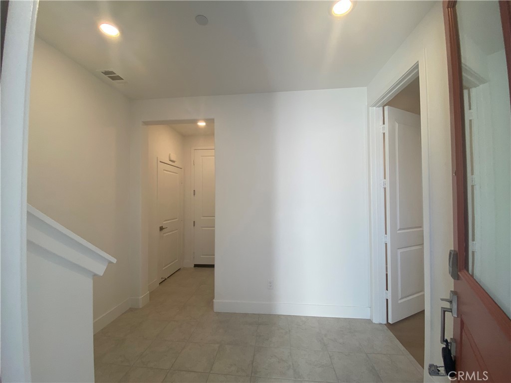 303 Tank Irvine, CA 92618 - Photo 5 of 28