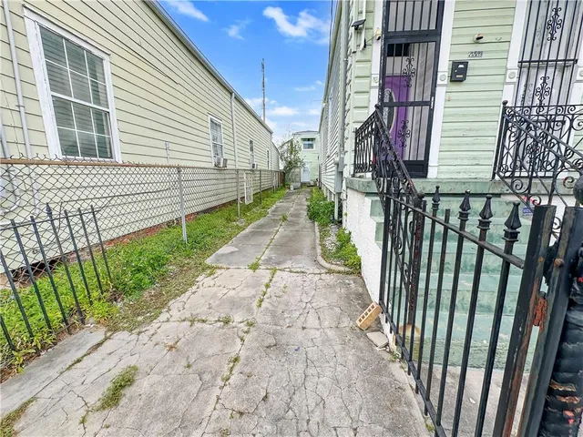$1,800 | 2229 St Andrew Street, Unit A, New Orleans, LA 70113