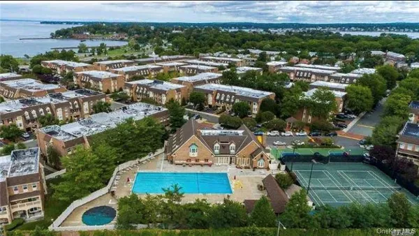 $3,000 | 205-32 Brian Crescent, Unit 1 | Bay Terrace