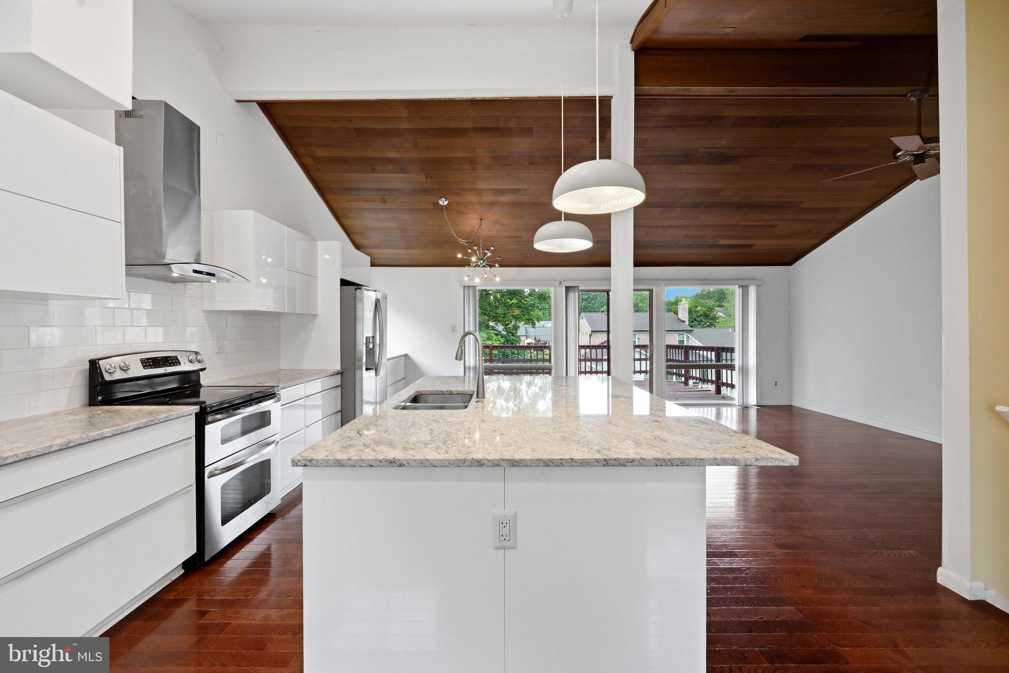 8811 Burbank Road Annandale, VA 22003 - Photo 11 of 53 Kitchen
