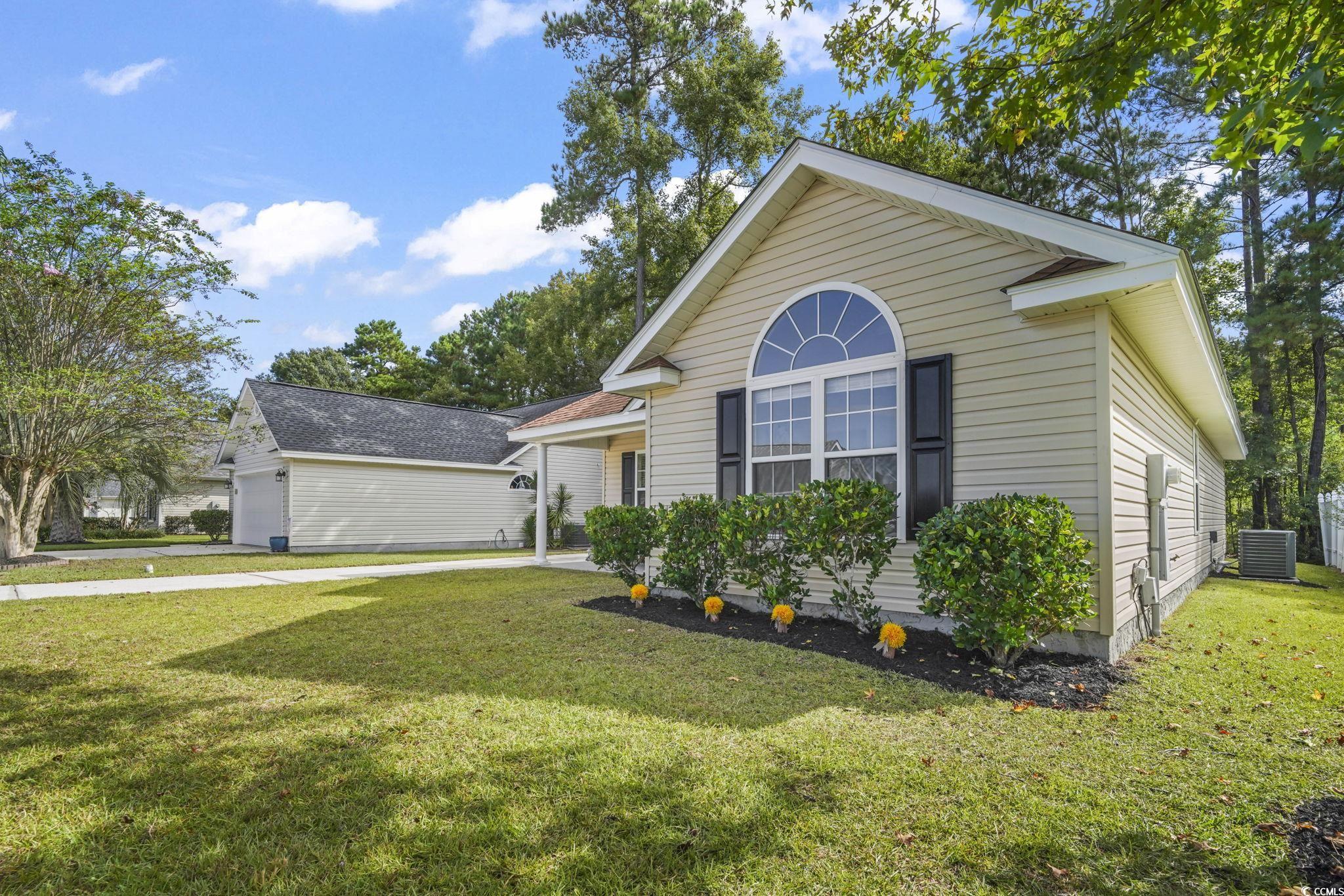 9889 Merry Lane Murrells Inlet, SC 29576 - Photo 3 of 32 Gallery Image 3