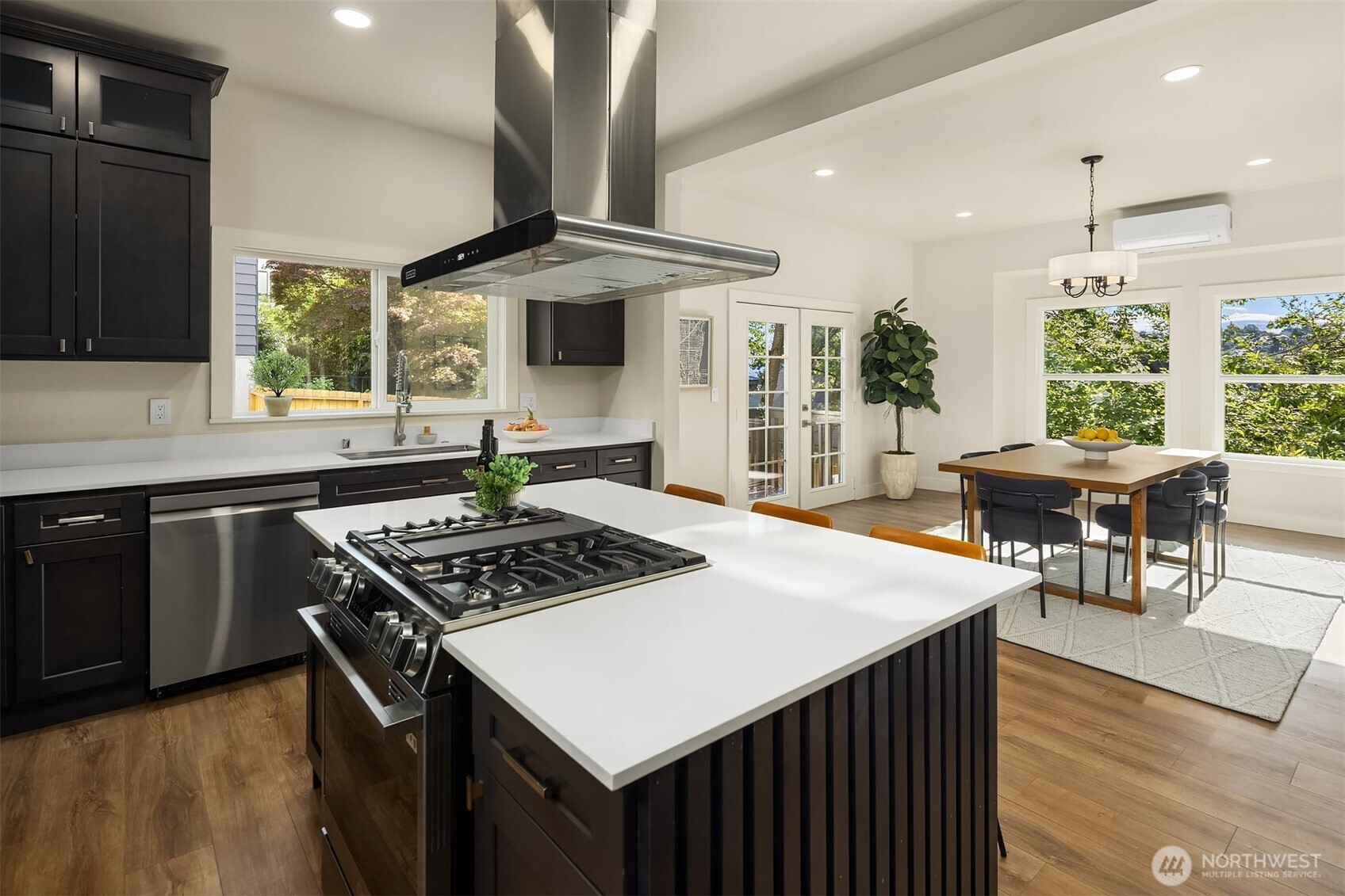 1307 West Boston Street Seattle, WA 98119 - Photo 11 of 30