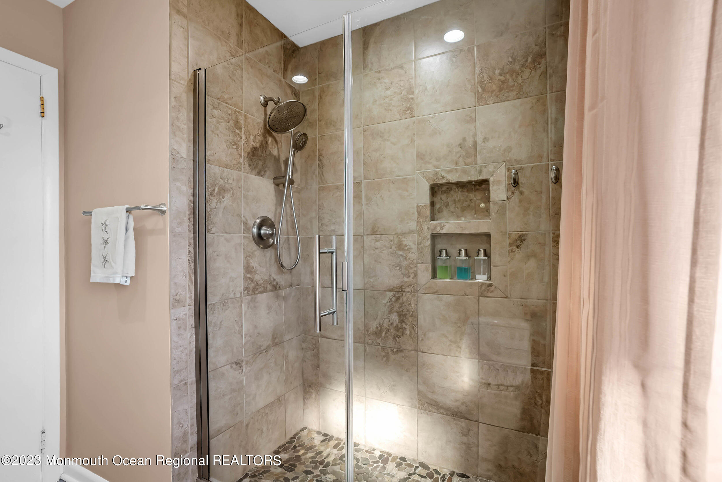 250 Cliftwood Road Oakhurst, NJ 07755 - Photo 9 of 40 35