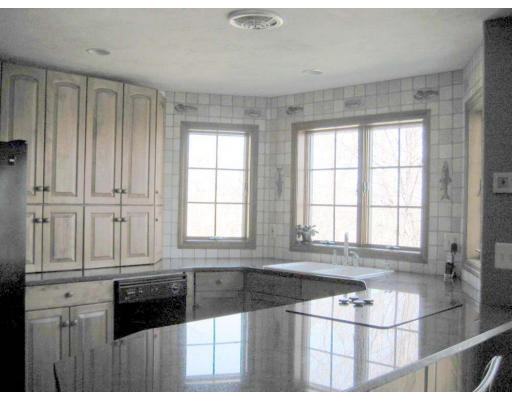 14 Cheyenne Road Worcester, MA 01606 - Photo 4 of 16 Gallery Image 4