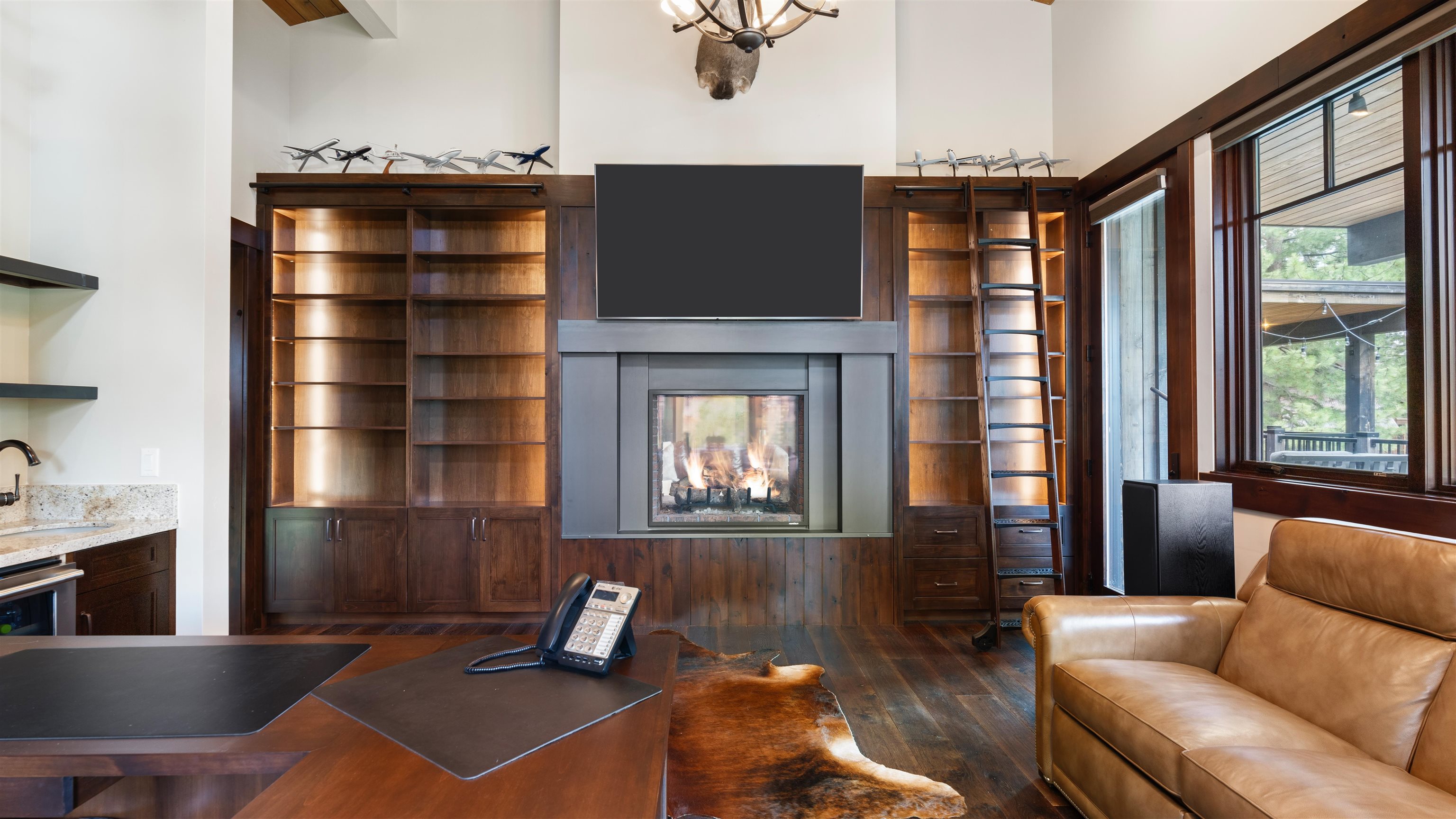 11660 China Camp Road Truckee, CA 96161 - Photo 11 of 21 a living room with furniture