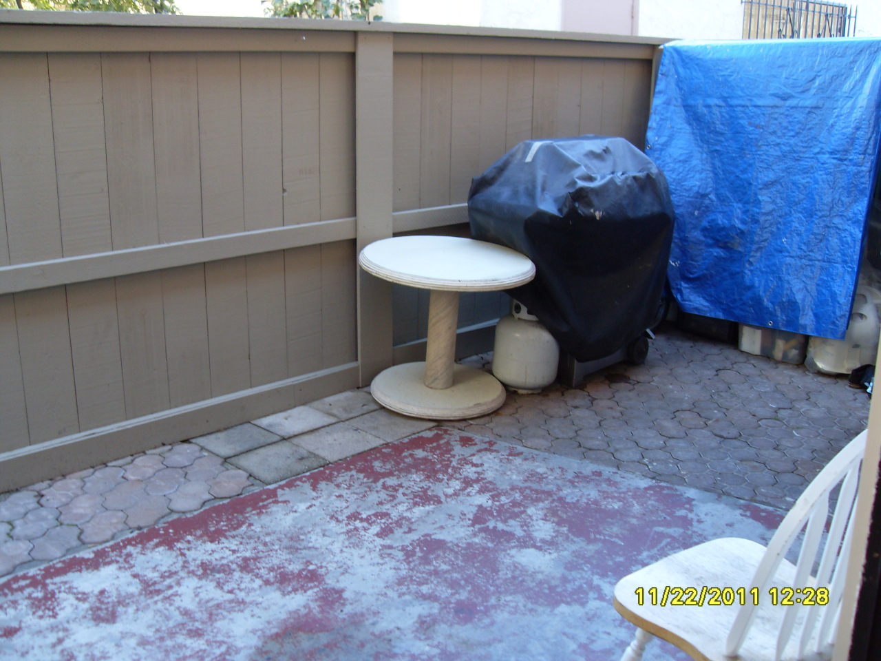 37 Dearborn Place, Unit 71 Goleta, CA 93117 - Photo 7 of 8 a room with furniture and a wooden floor