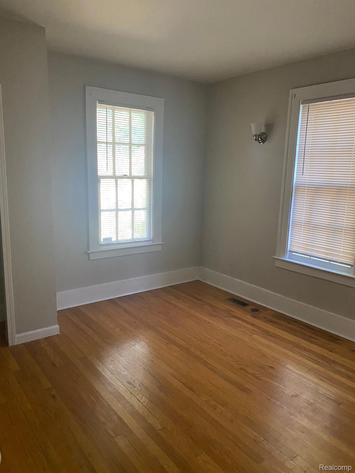 124 Cherokee Road Pontiac, MI 48341 - Photo 12 of 25 Gallery Image 12