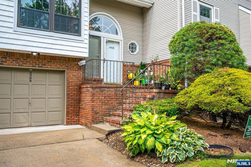 4506 Stonehedge Road, Unit 4506 Edison, NJ 08820 - Photo 4 of 48
