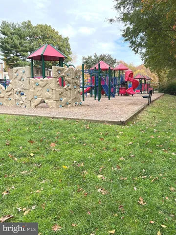 $399,000 | 1132 West Side Drive, Unit 32B, Gaithersburg, MD 20878