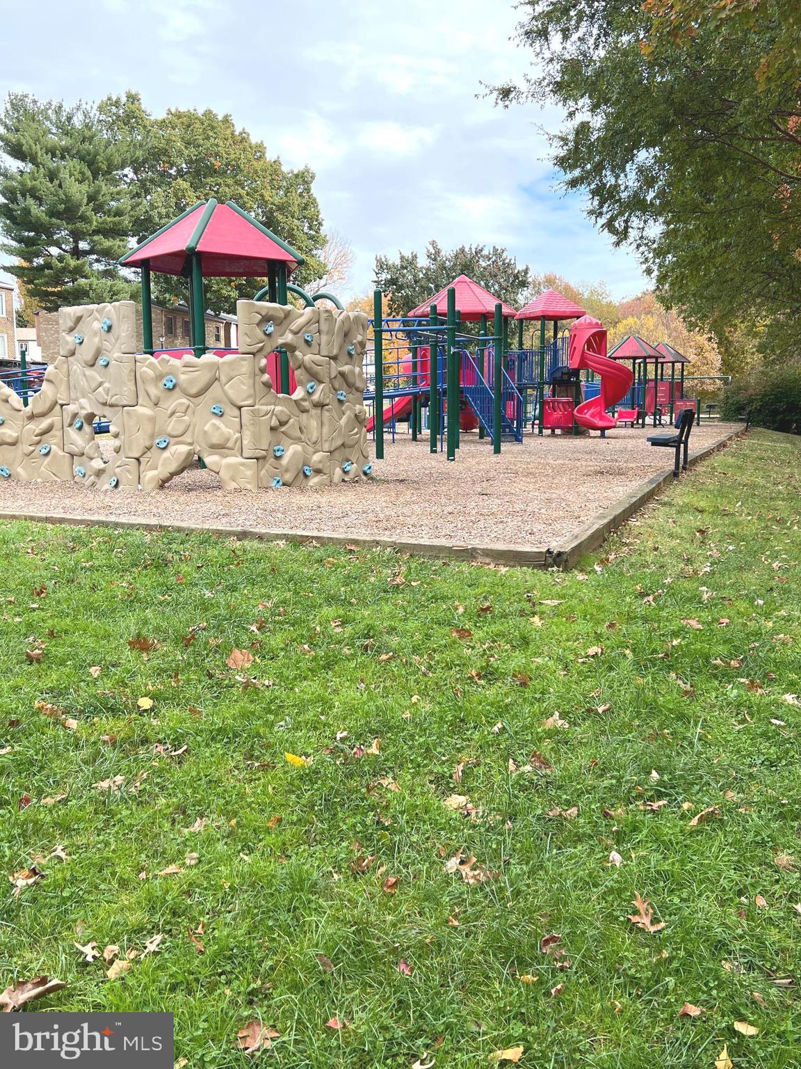 1132 West Side Drive, Unit 32B Gaithersburg, MD 20878 - Photo 49 of 51 a view of water fountain in front of house