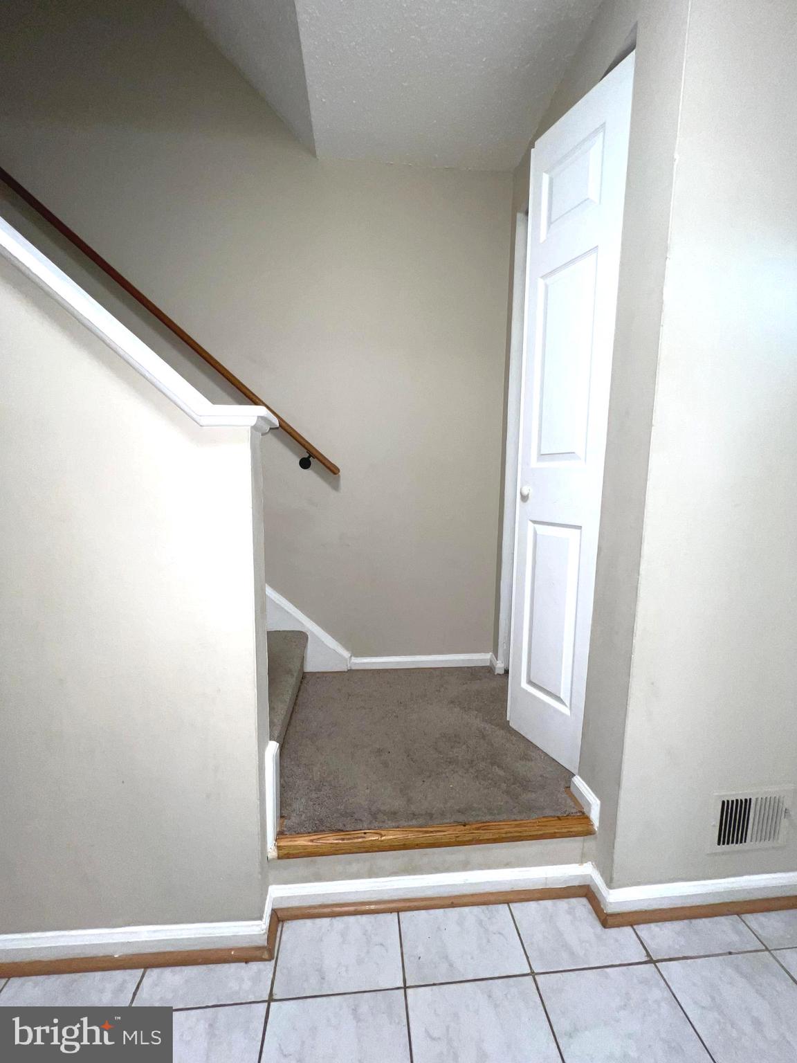 1132 West Side Drive, Unit 32B Gaithersburg, MD 20878 - Photo 6 of 51 a view of front door