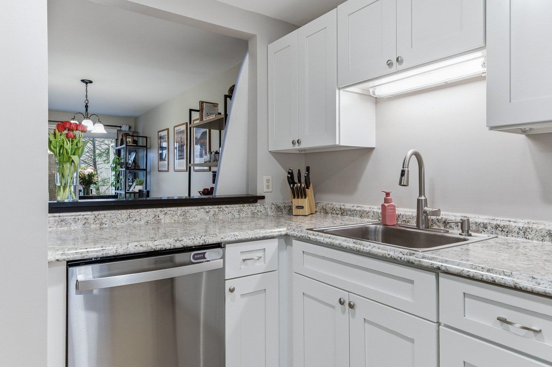 380 Ocean Road, Unit 35 Portsmouth, NH 03801 - Photo 8 of 28 Gallery Image 8