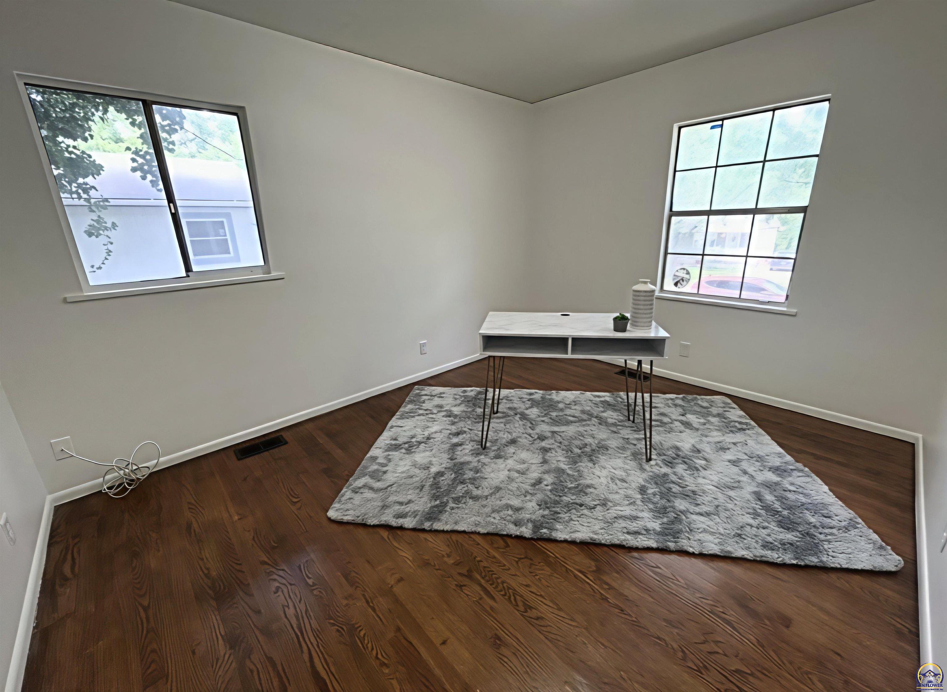 873 Southeast Brookside Drive Topeka, KS 66607 - Photo 8 of 19