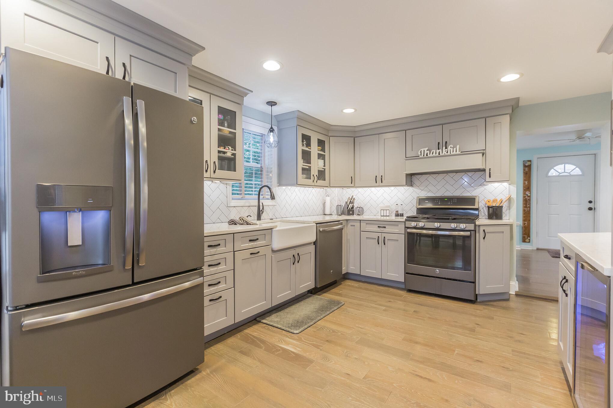 367 Shaw Road Ridley Park, PA 19078 - Photo 3 of 29 Incredible newly renovated kitchen