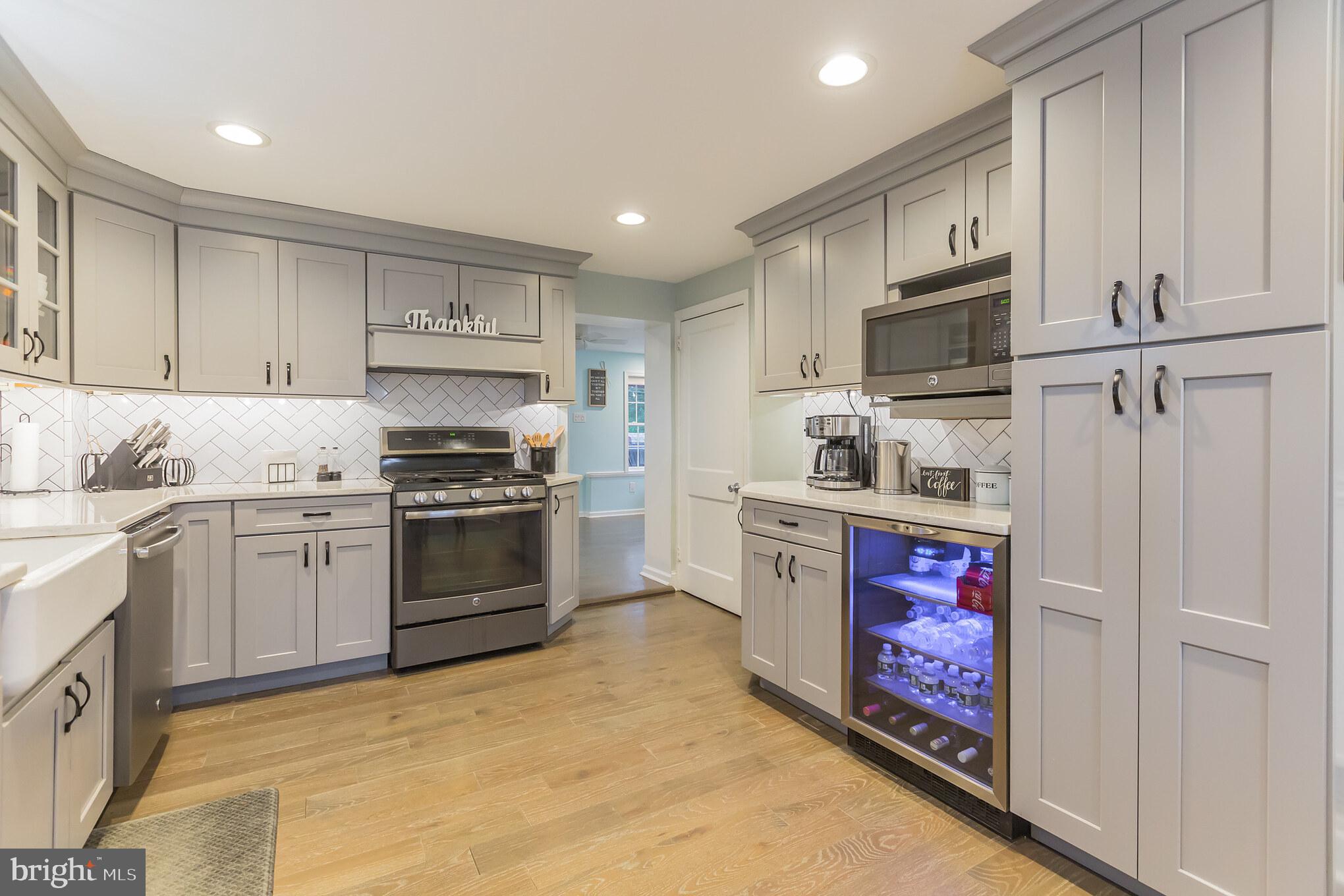 367 Shaw Road Ridley Park, PA 19078 - Photo 4 of 29 Plenty of Cabinets and Countertop room