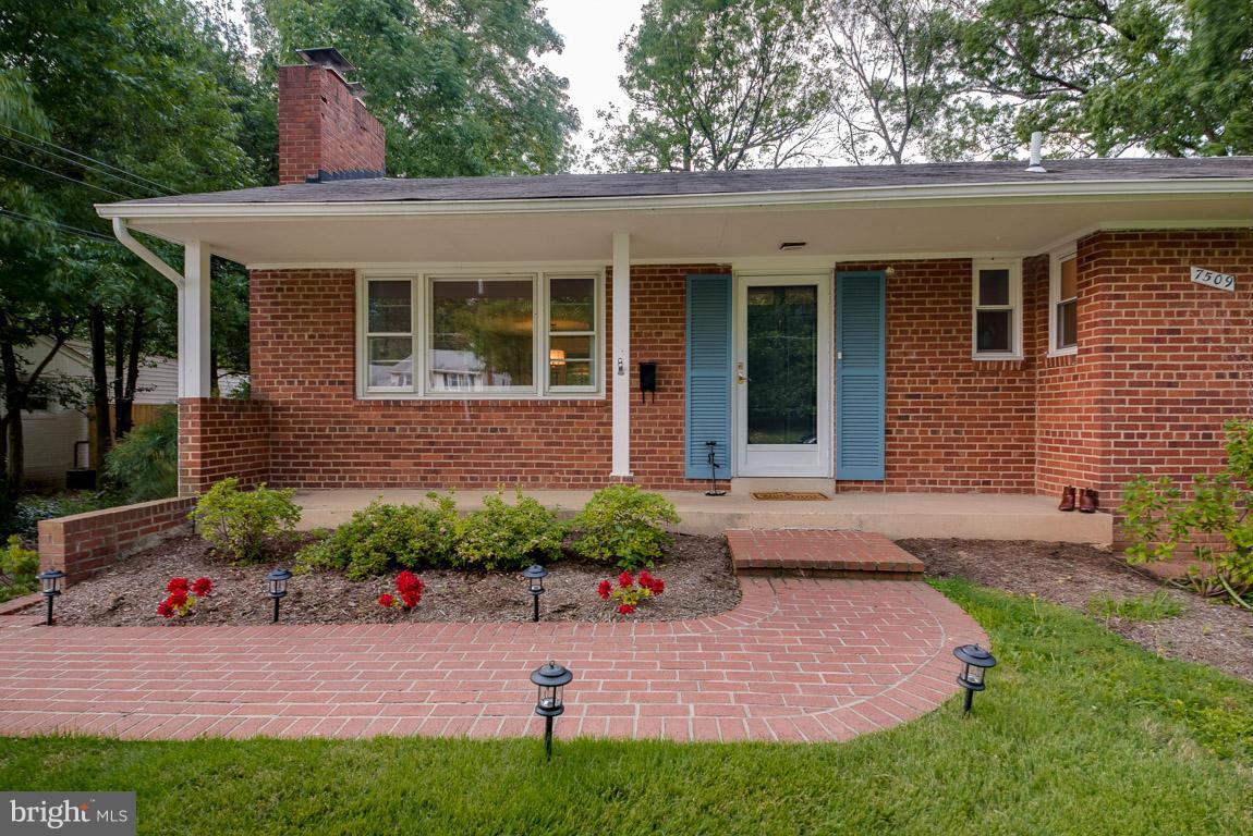 7509 Inzer Street Springfield, VA 22151 - Photo 1 of 30 Exterior (Front)