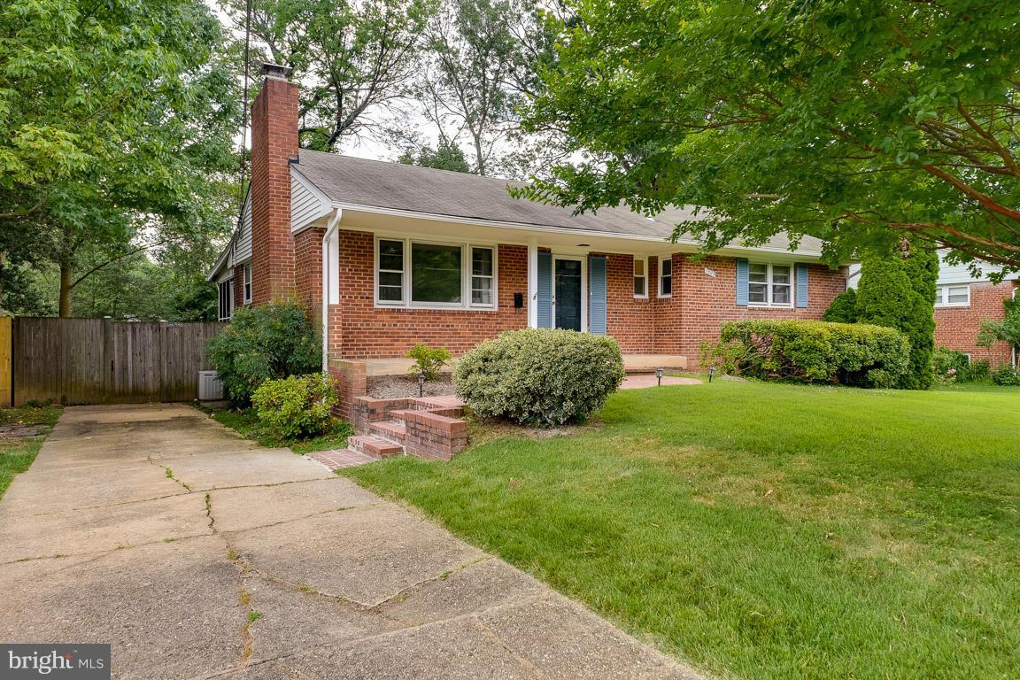 7509 Inzer Street Springfield, VA 22151 - Photo 2 of 30 Exterior (Front)