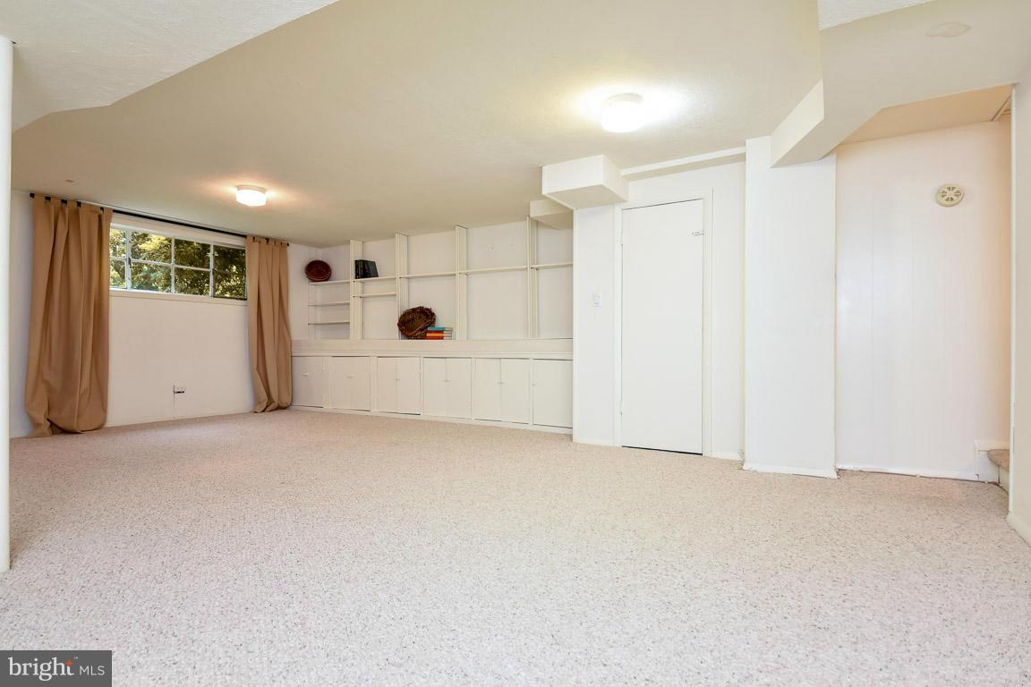 7509 Inzer Street Springfield, VA 22151 - Photo 21 of 30 Family Room