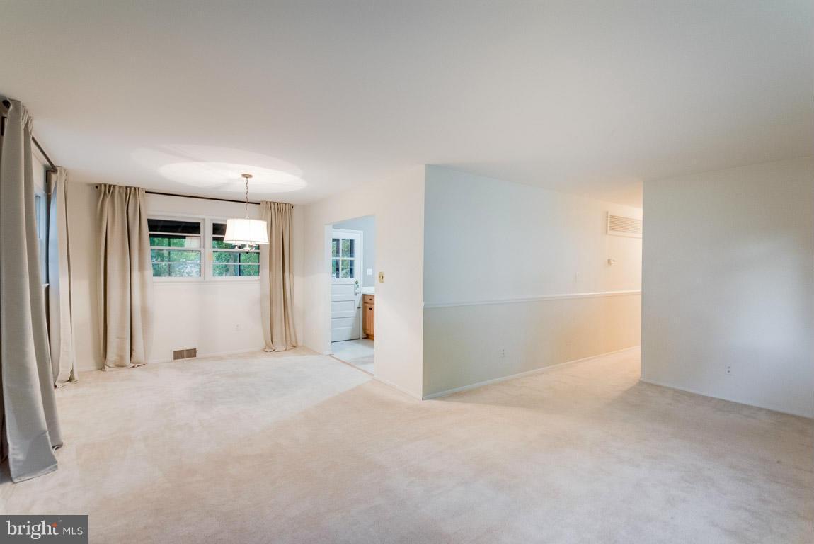 7509 Inzer Street Springfield, VA 22151 - Photo 4 of 30 Interior (General)