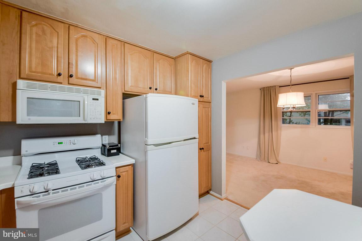 7509 Inzer Street Springfield, VA 22151 - Photo 7 of 30 Kitchen