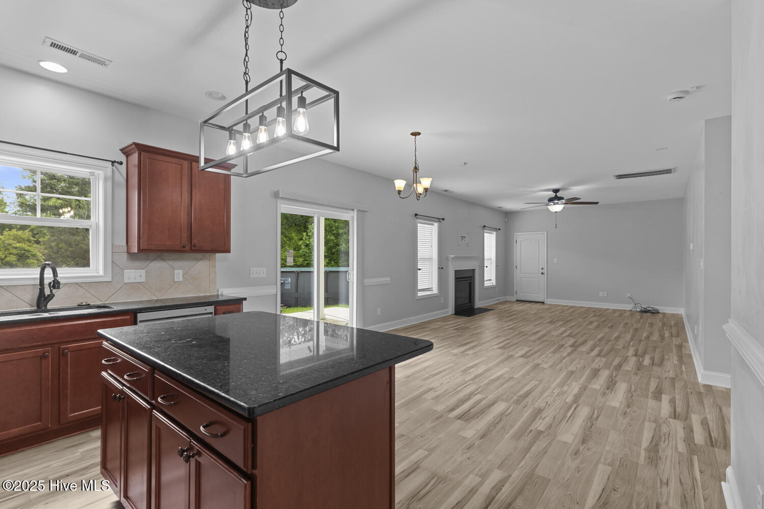 302 First Post Road Jacksonville, NC 28546 - Photo 13 of 38 Kitchen