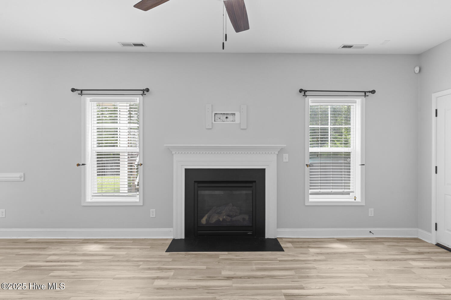 302 First Post Road Jacksonville, NC 28546 - Photo 15 of 38 Family Room