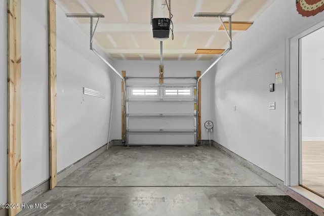 $2,100 | 302 First Post Road, Jacksonville, NC 28546