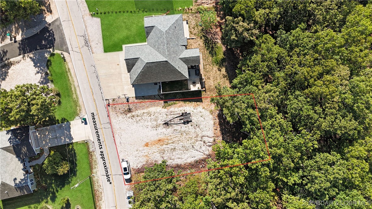 Flat Buildable Lot in Lake Ozark!