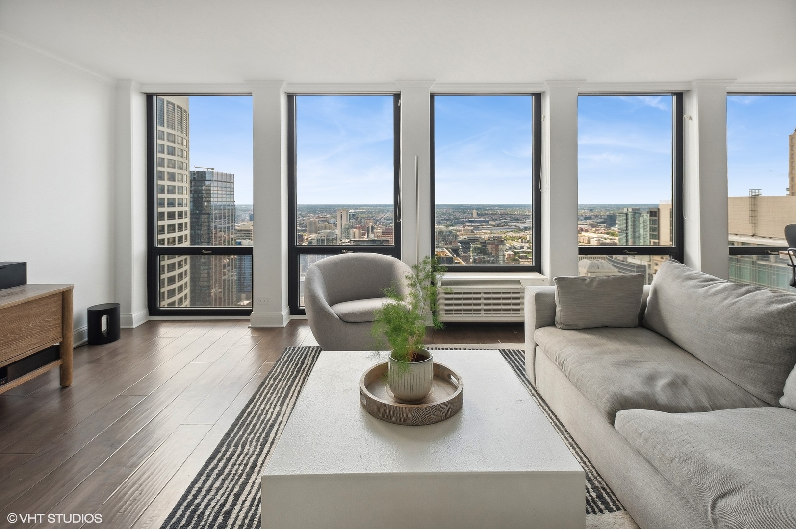 111 East Chestnut Street, Unit 56G Chicago, IL 60611 - Photo 7 of 36