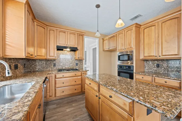 $399,000 | 6931 Royal Knoll Court, Pasadena, TX 77505
