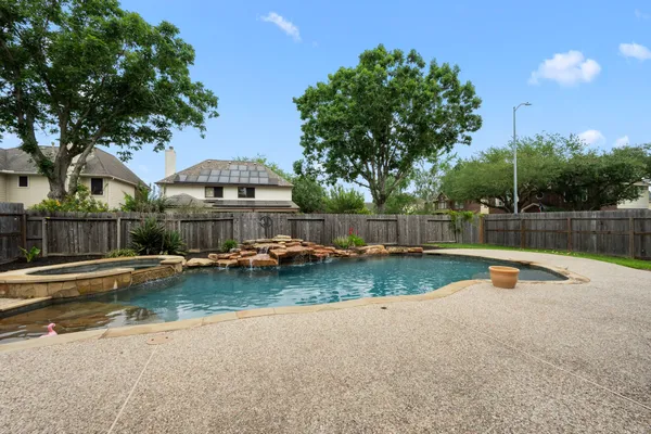 $399,000 | 6931 Royal Knoll Court, Pasadena, TX 77505