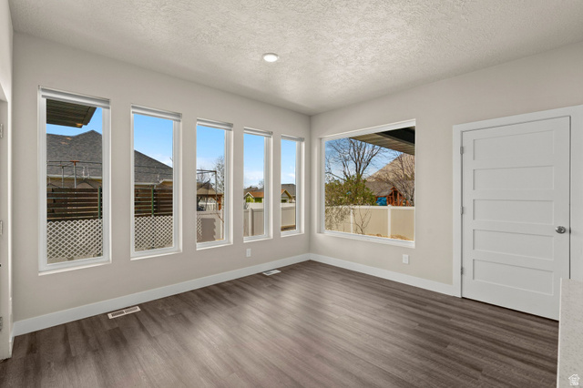 1096 Valley Sage Drive Springville, UT 84663 - Photo 13 of 86