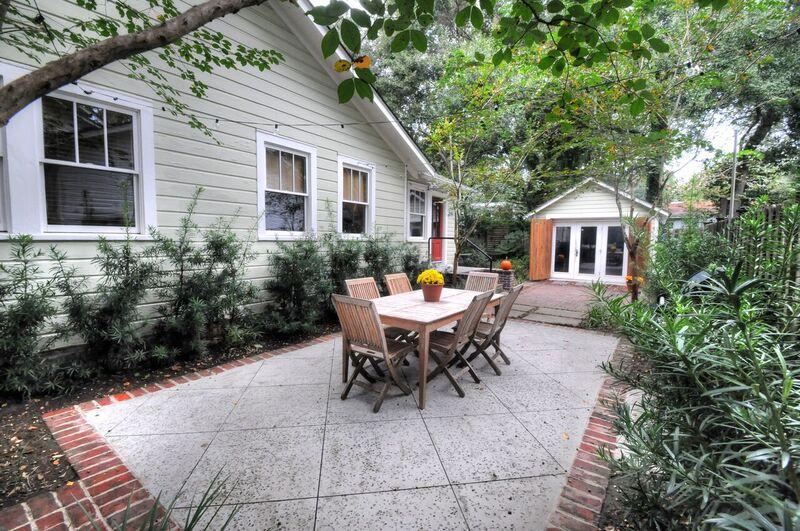 308 Center Street Mount Pleasant, SC 29464 - Photo 22 of 29 Side Courtyard