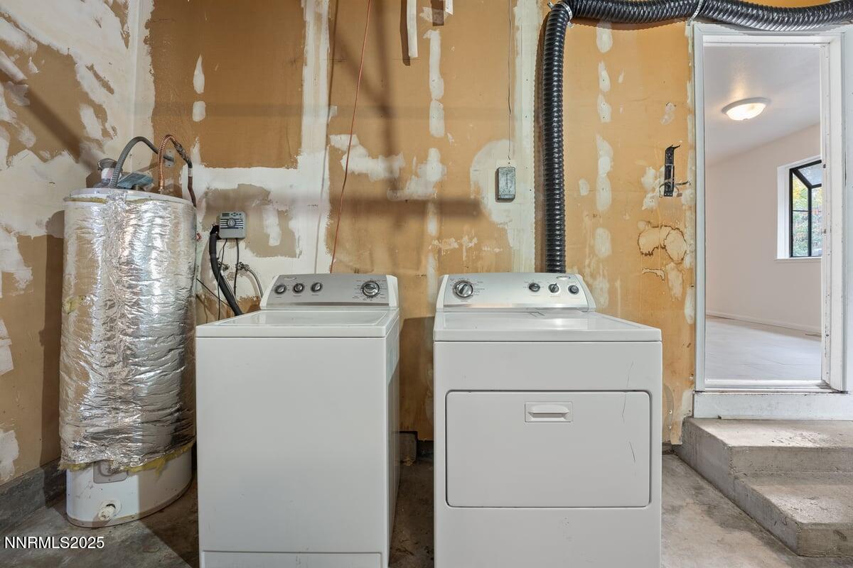 1421 Surf Way Reno, NV 89503 - Photo 26 of 30 a utility room with dryer and washer