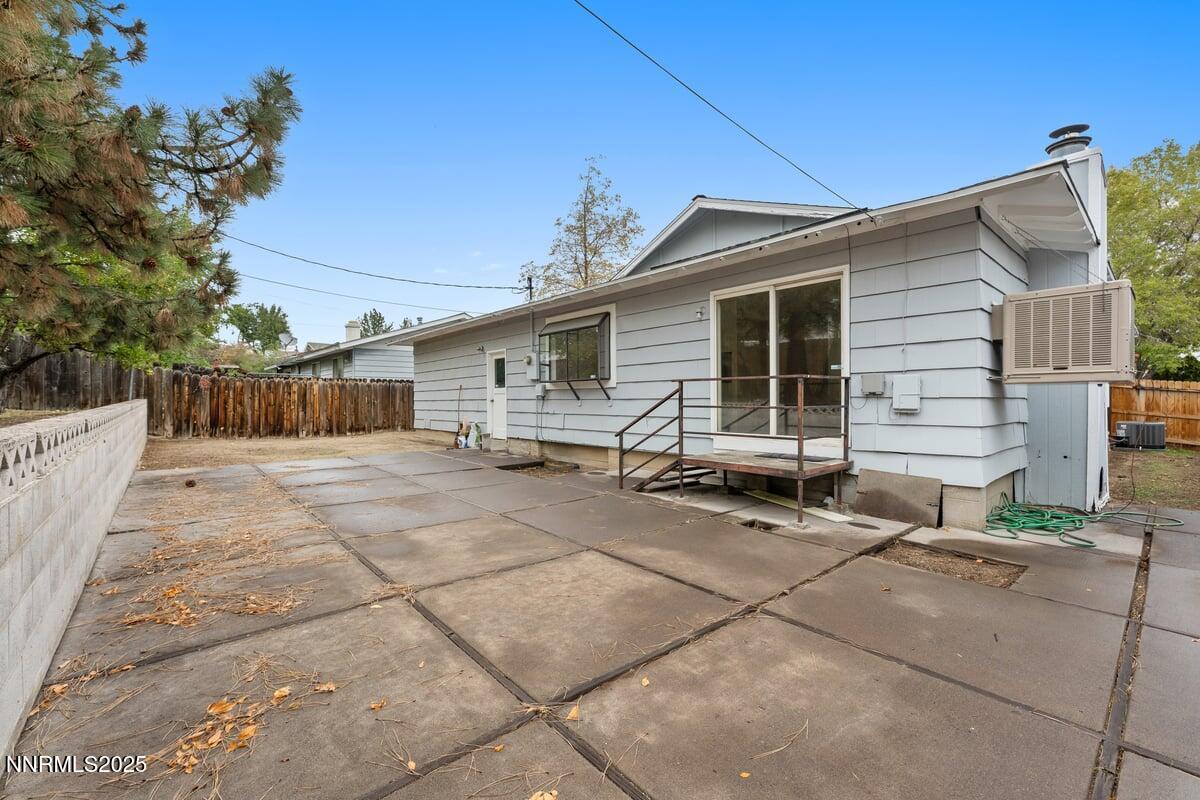 1421 Surf Way Reno, NV 89503 - Photo 29 of 30 a view of a house with backyard