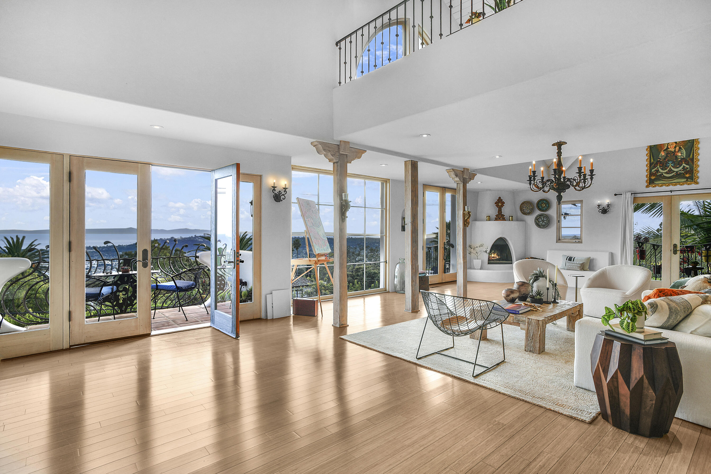 1720 Mission Ridge Road Santa Barbara, CA 93103 - Photo 4 of 24 Livingroom
