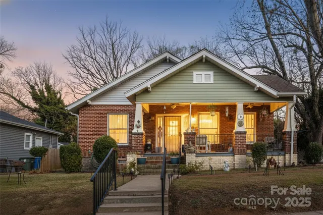 a view of a house with a outdoor space