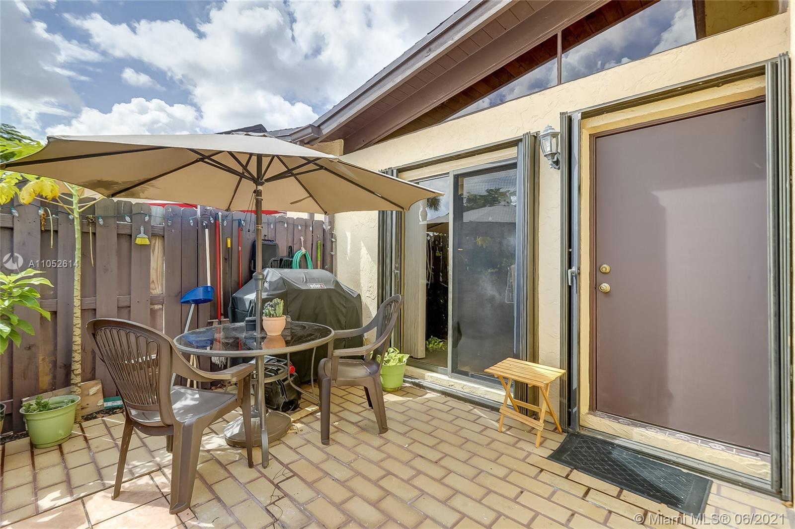 129 Gate Road, Unit 365 Hollywood, FL 33024 - Photo 4 of 71 Gallery Image 4