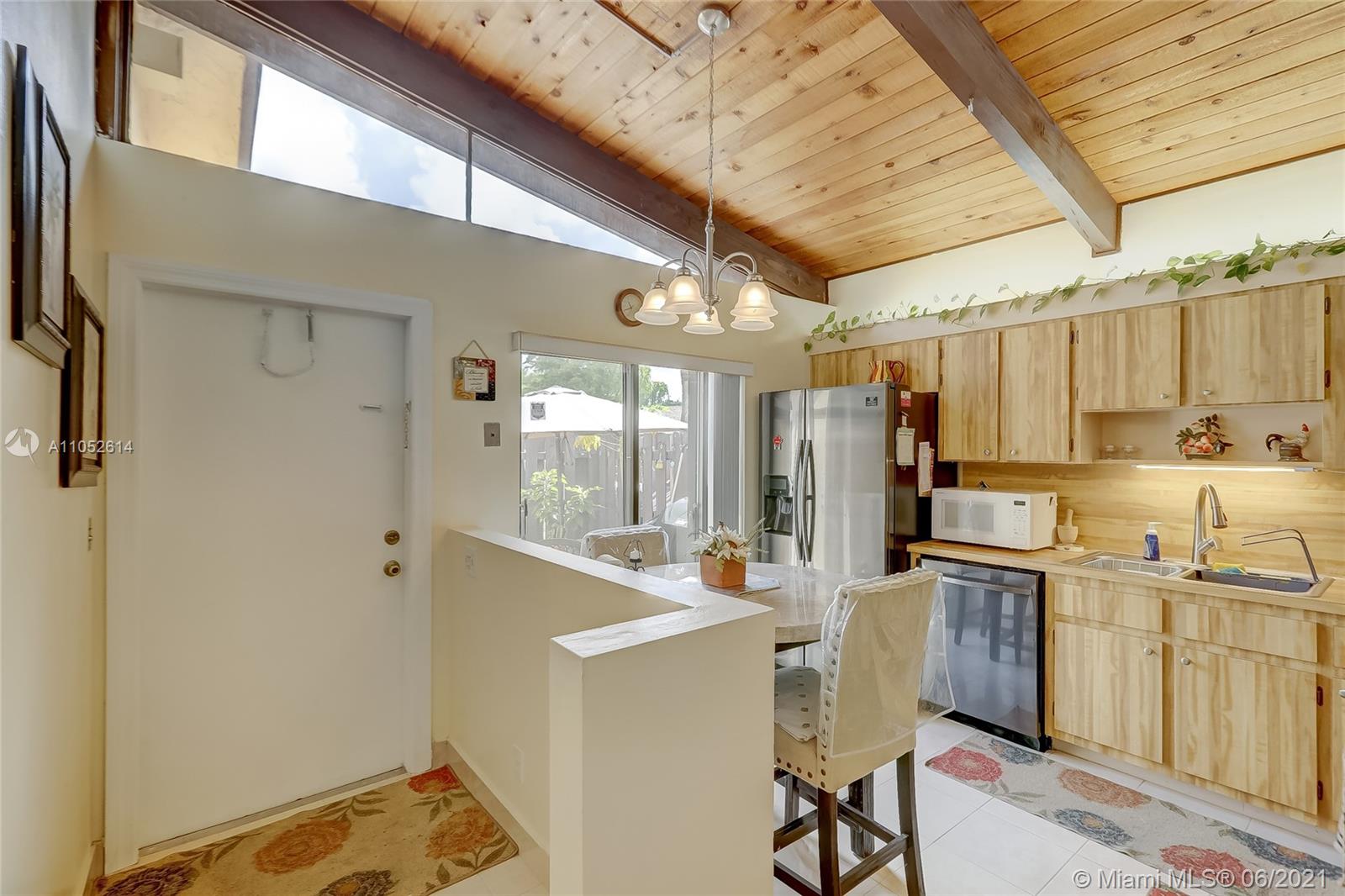129 Gate Road, Unit 365 Hollywood, FL 33024 - Photo 6 of 71 Gallery Image 6