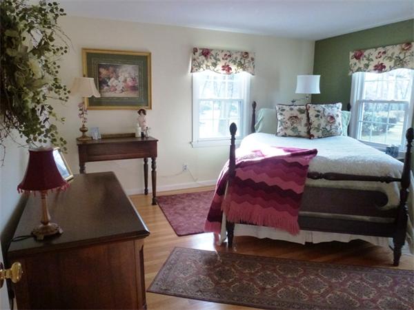 75 Rugby Road Longmeadow, MA 01106 - Photo 17 of 28 Gallery Image 17