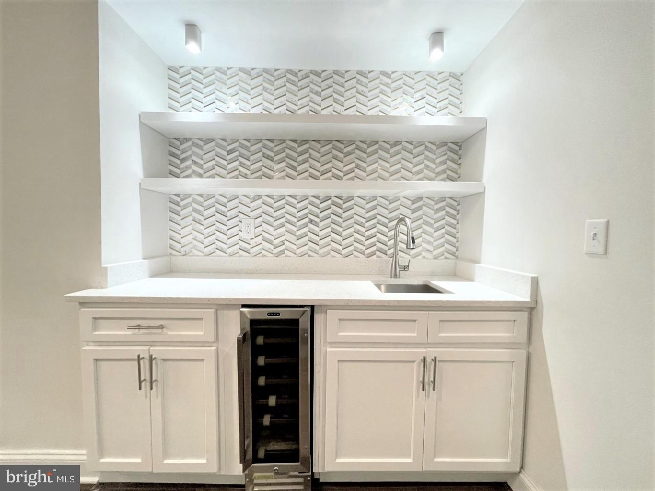 2040 East Preston Street Baltimore, MD 21213 - Photo 8 of 16 Wet Bar