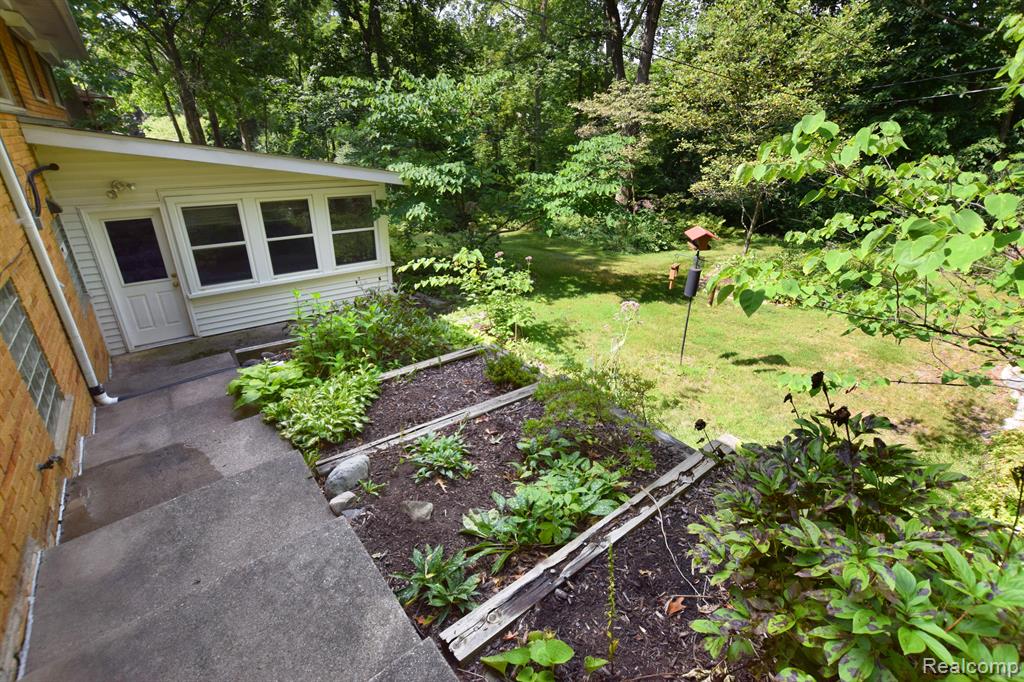 2114 Needham Road Ann Arbor, MI 48104 - Photo 24 of 26