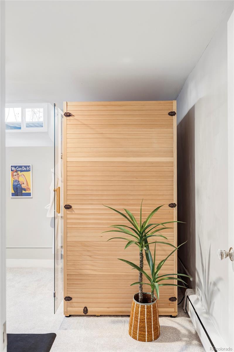 1201 Fairfax Street Denver, CO 80220 - Photo 32 of 40 a vase of flowers sitting on a floor