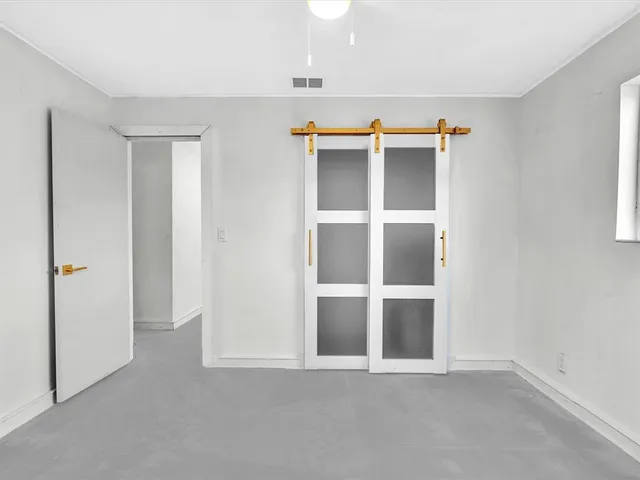 an empty room with a empty space