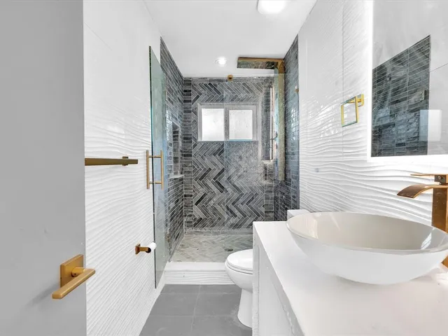 a view of an empty room with a empty space