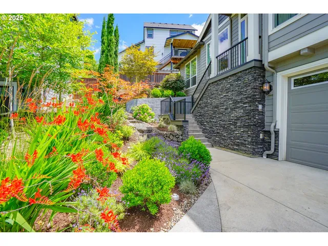 $1,219,900 | 1904 Northwest Maryland Street, Camas, WA 98607